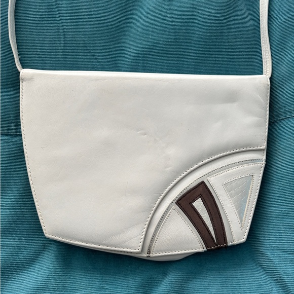 Vintage White leather purse - Picture 2 of 7